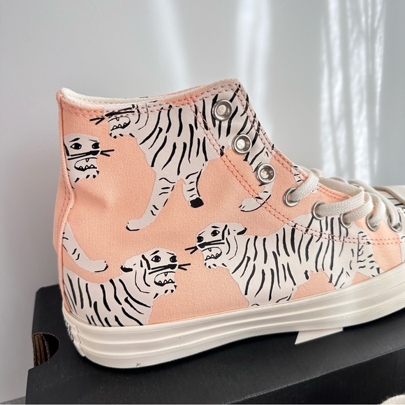 Converse Tiger Hi-Tops EUR 42 Women’s 10.5 NIB New Sneakers Pink Coral - Picture 3 of 12